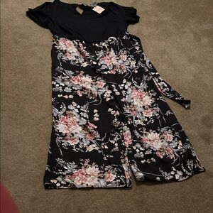 BloomChic Classic Black Top